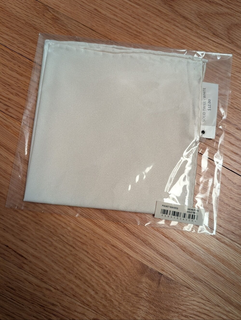 NWT The Tie Bar White Pocket Square - Picture 4 of 4